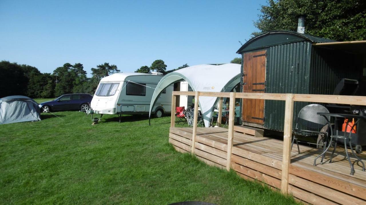 Shepherd'S Hut Hotel Blandford Forum Exterior photo